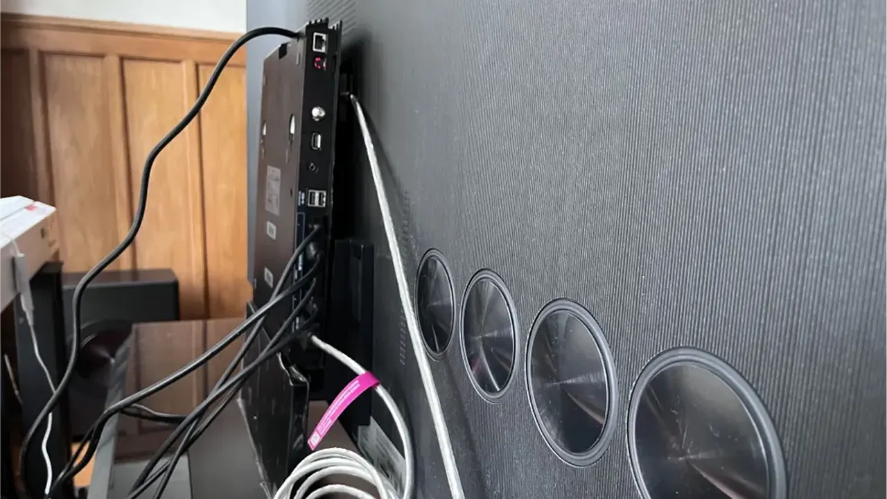 - تلویزیون سامسونگ 85QN900D طراحی تلویزیون سامسونگ 85qn900d